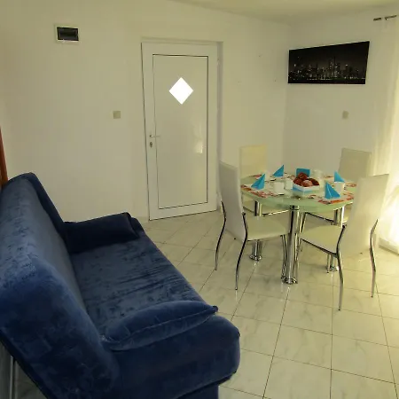 Apartment Kokor *